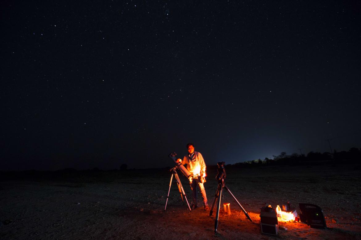 the-passionate-astronomer-1582186382